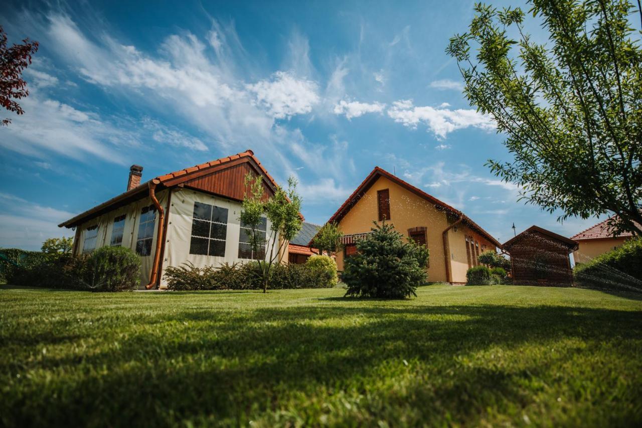 Nemeth Apartmanhazak Mórahalom Zewnętrze zdjęcie