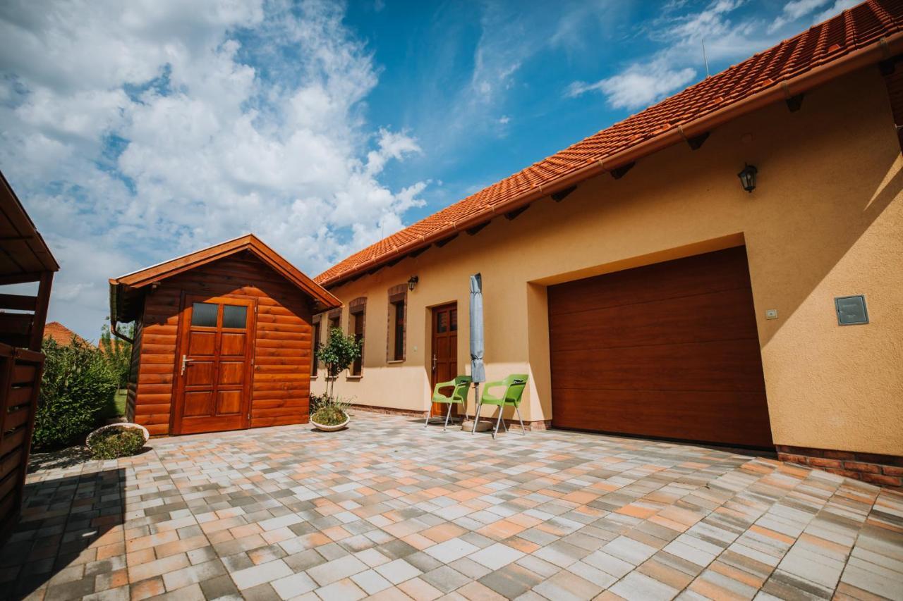 Nemeth Apartmanhazak Mórahalom Zewnętrze zdjęcie